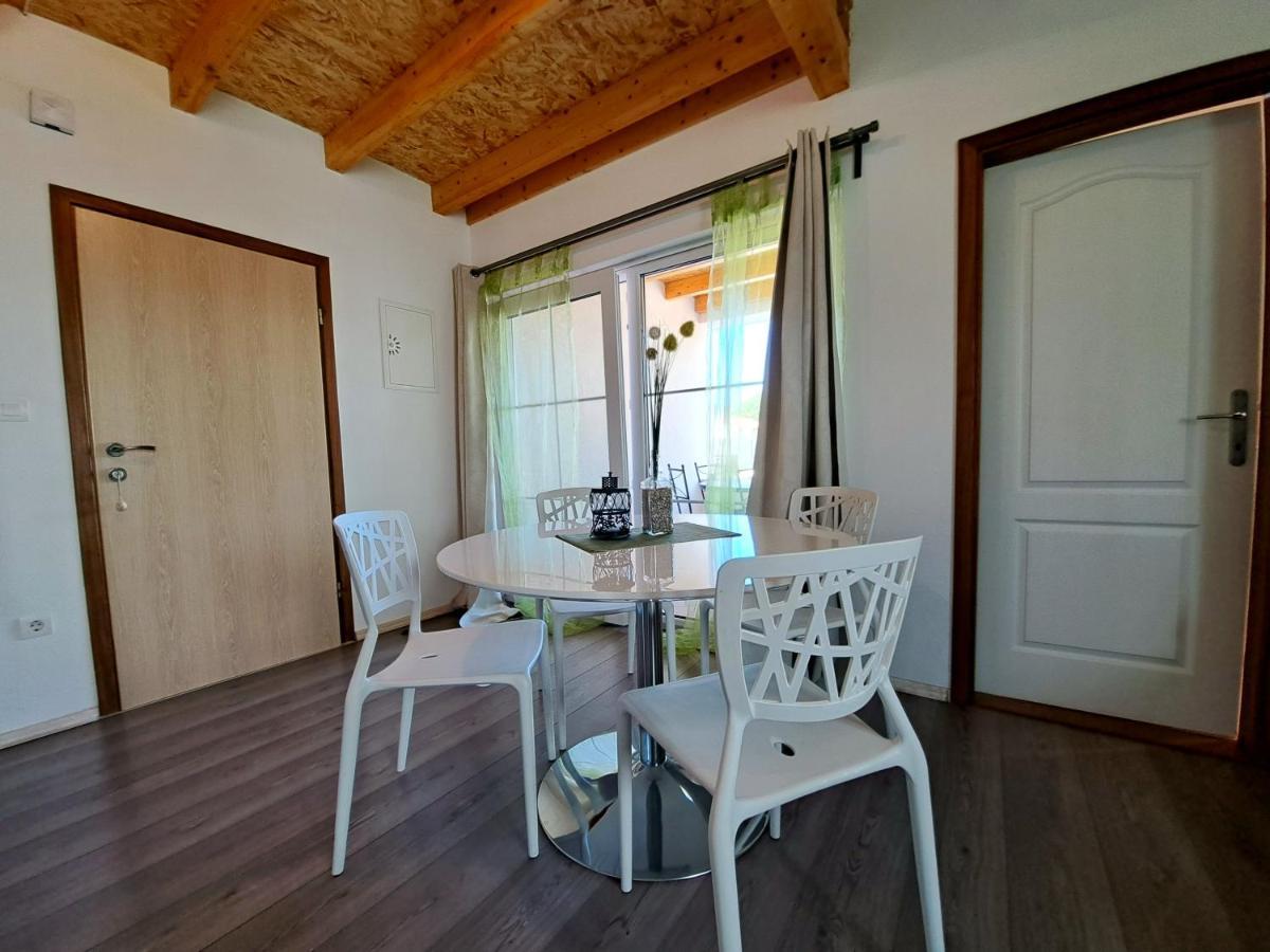 Apartment Oaza Mira Tribalj Exterior foto