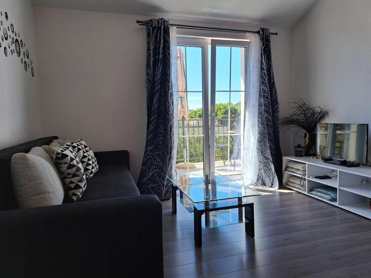 Apartment Oaza Mira Tribalj Exterior foto