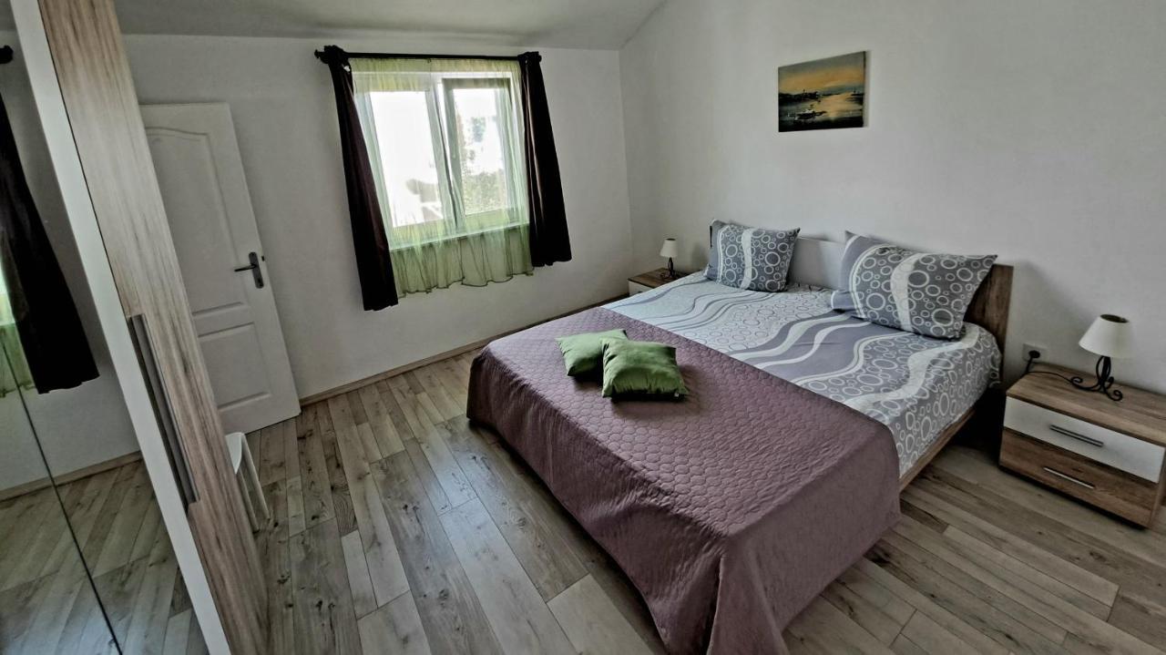 Apartment Oaza Mira Tribalj Exterior foto