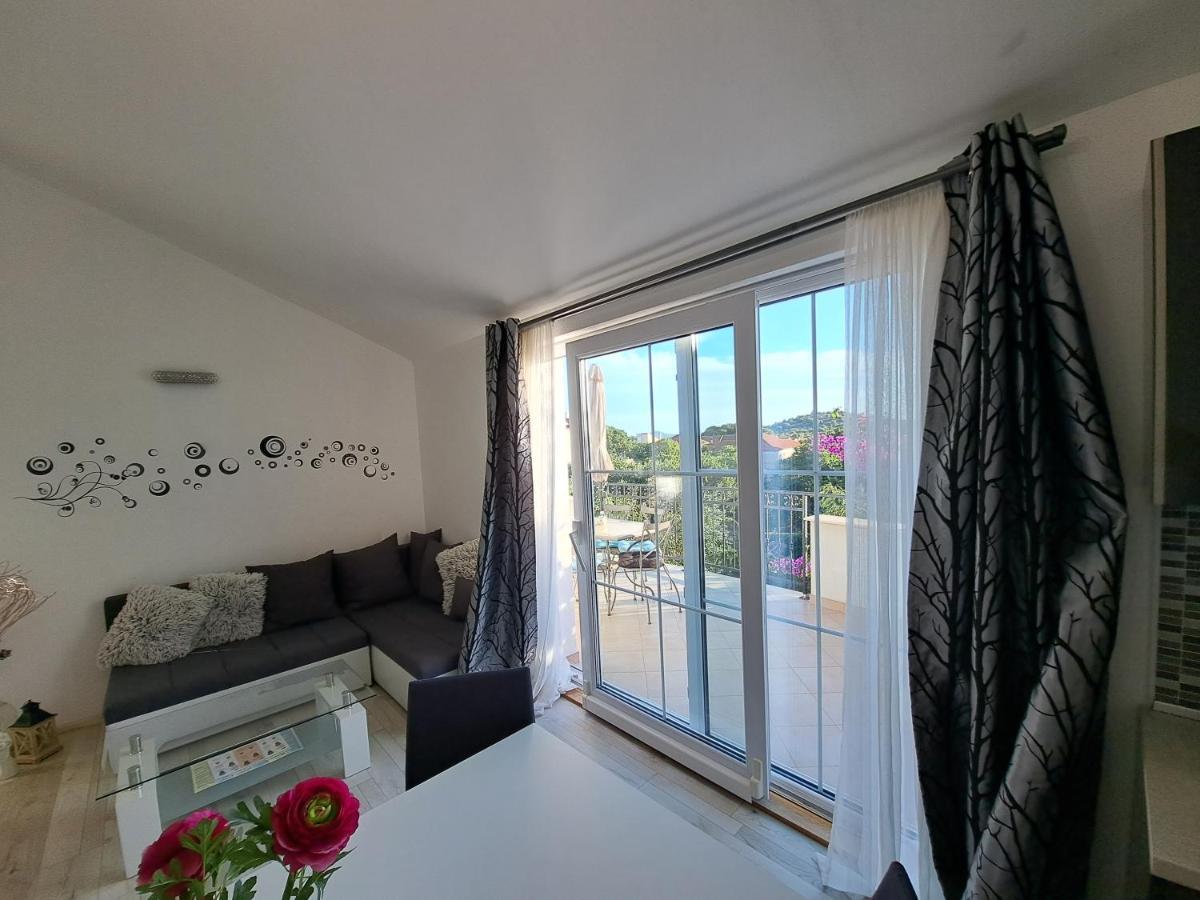 Apartment Oaza Mira Tribalj Exterior foto