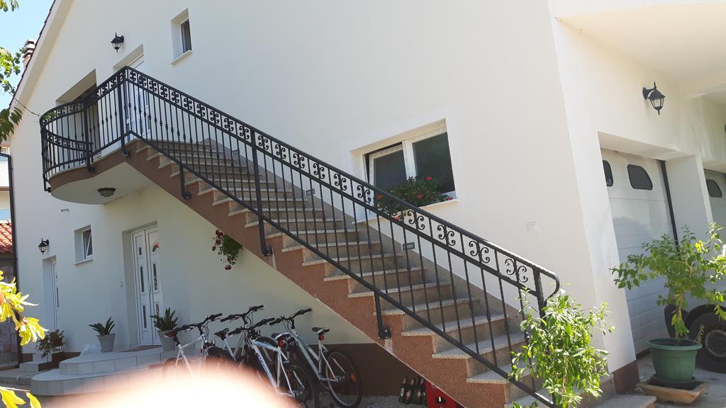 Apartment Oaza Mira Tribalj Exterior foto